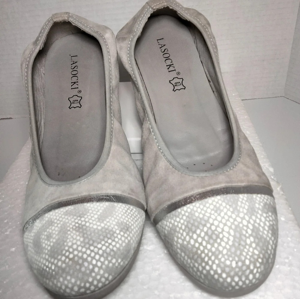 LASOCKI Shoes Flats Size 8 Gray with Silver trim with Animal Print Round Toe